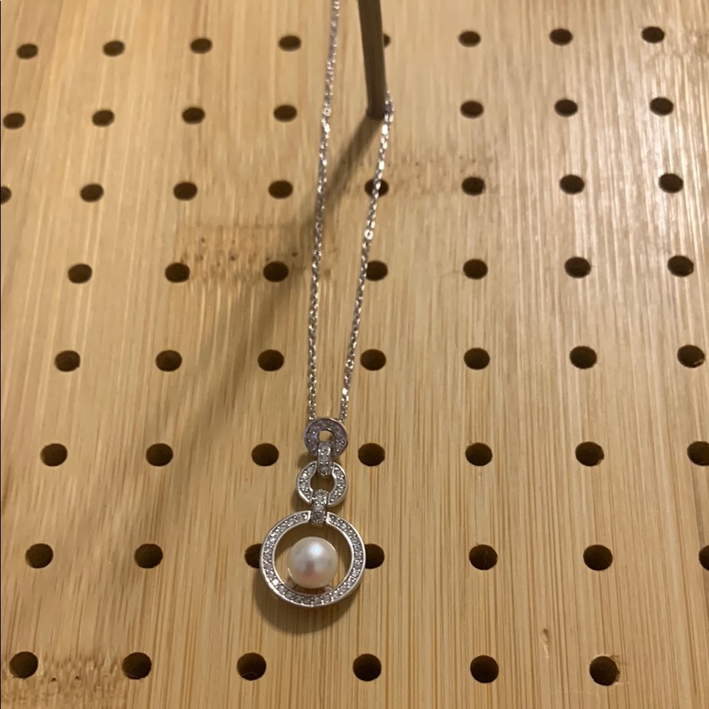 Vantel Pearls Silver White Necklace with Pearl Pendant